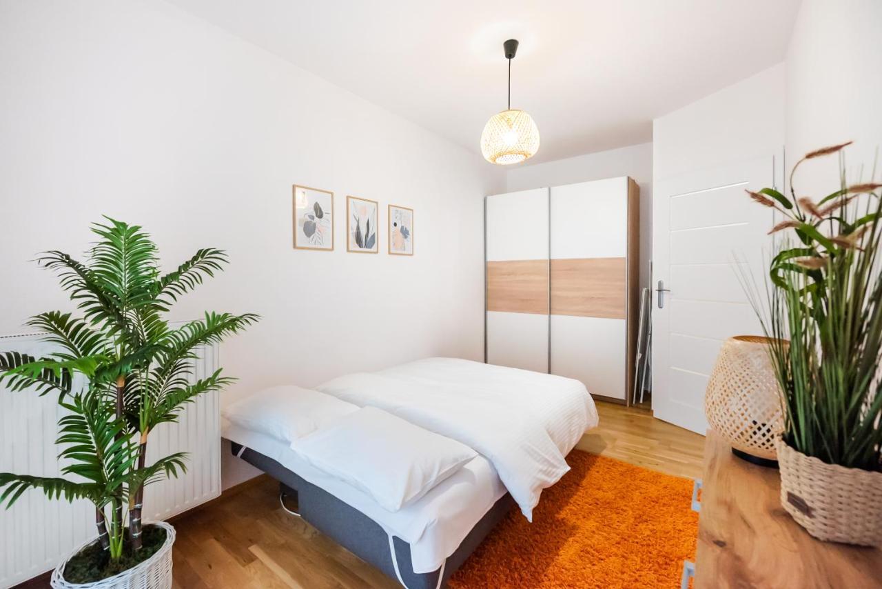 Metro Bemowo Colourful Apartment Warsaw Luaran gambar