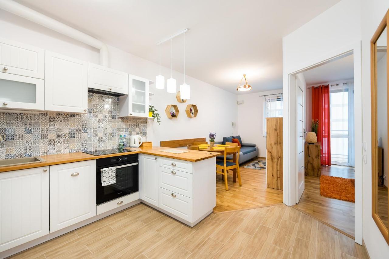 Metro Bemowo Colourful Apartment Warsaw Luaran gambar